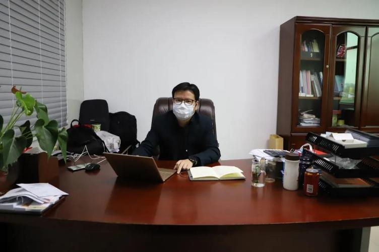 宋荣华-宋荣华董事长个人简历
